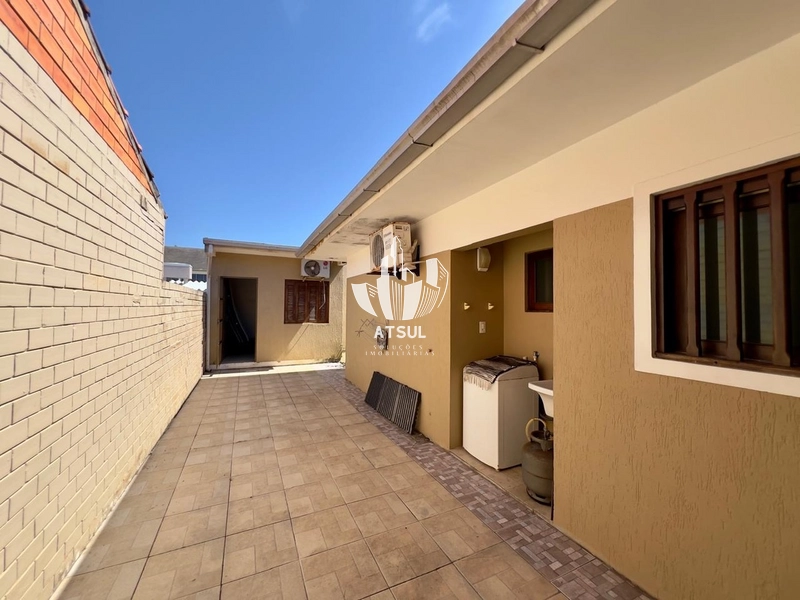 Casa à venda em Atlântida Sul: 4ª foto da galeria de imagens do imóvel