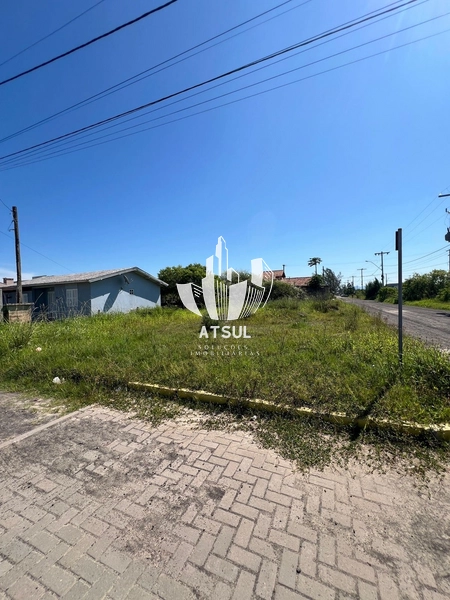 Terreno à venda em Atlântida Sul