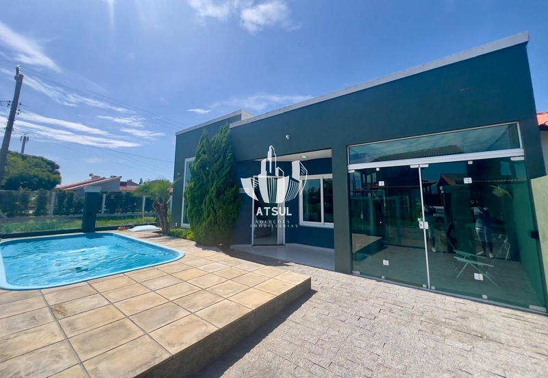 Casa à venda em Atlântida Sul: 2ª foto da galeria de imagens do imóvel