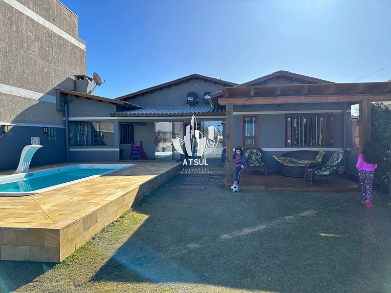 Casa à venda em Atlântida Sul: 3ª foto da galeria de imagens do imóvel