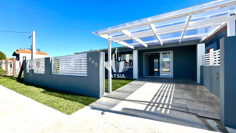 Casa à venda em Atlântida Sul: 2ª foto da galeria de imagens do imóvel