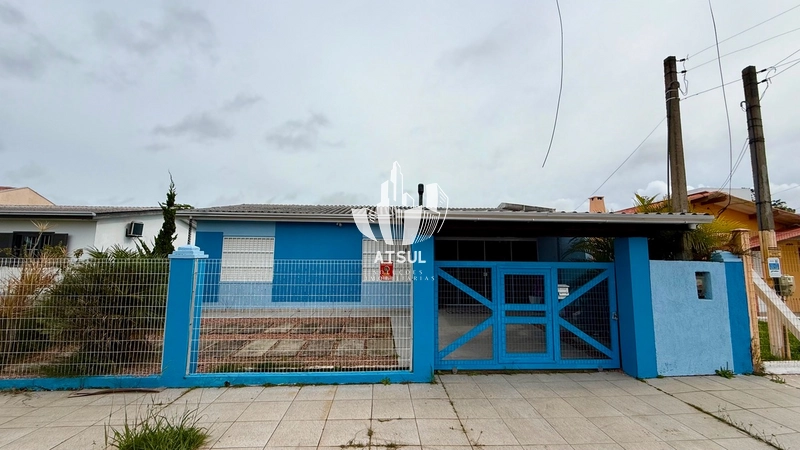Casa à venda em Atlântida Sul: 2ª foto da galeria de imagens do imóvel