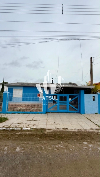 Casa à venda em Atlântida Sul: 1ª foto da galeria de imagens do imóvel