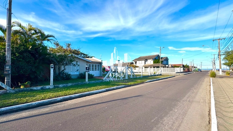 Casa à venda em Atlântida Sul: 1ª foto da galeria de imagens do imóvel