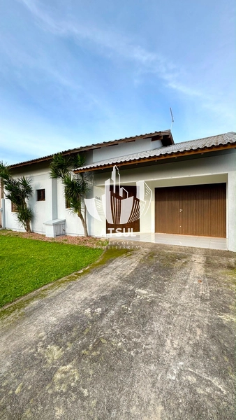 Casa à venda em Atlântida Sul: 3ª foto da galeria de imagens do imóvel