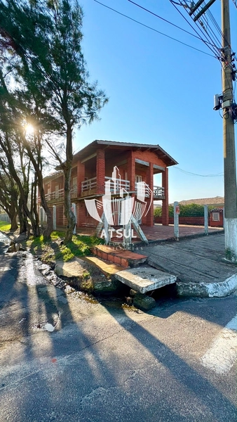 Casa Beira mar à venda em Atlântida Sul: 2ª foto da galeria de imagens do imóvel
