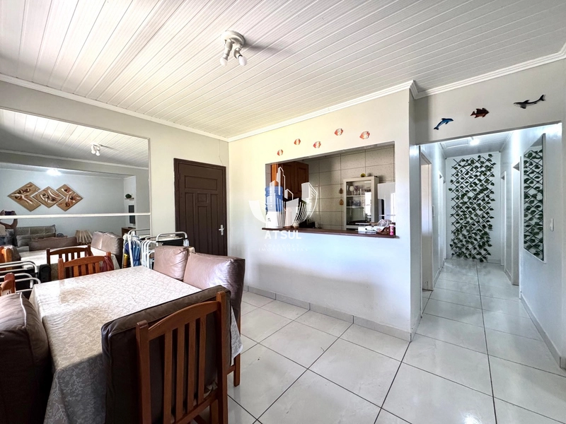 Casa à venda em Atlãntida Sul: 2ª foto da galeria de imagens do imóvel