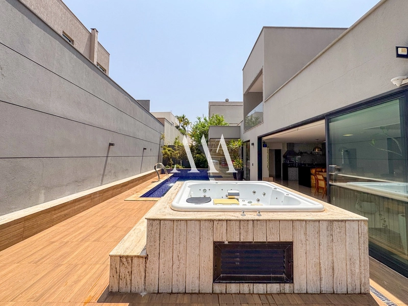 Moderna Residência de Esquina no Alphaville: 10ª foto da galeria de imagens do imóvel