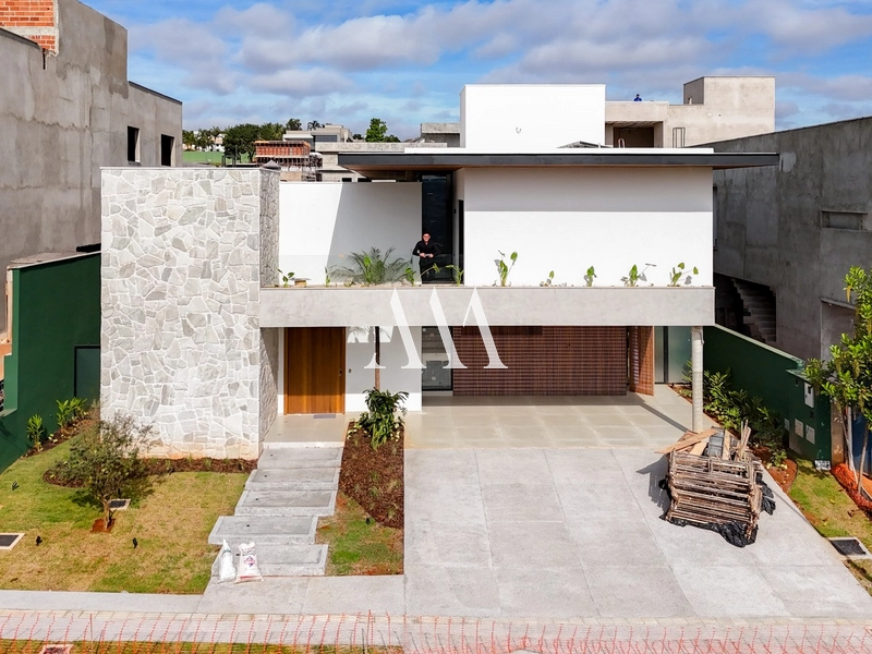 Casa Luxuosa em Finalização no Plateau D'or: 1ª foto da galeria de imagens do imóvel