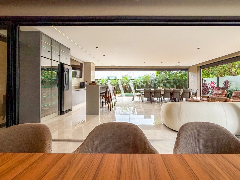 Luxuosa Residência de Esquina Mobiliada no Alphaville: 10ª foto da galeria de imagens do imóvel