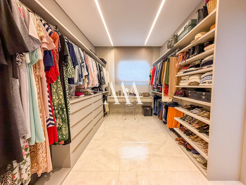 Luxuosa Residência de Esquina Mobiliada no Alphaville: 34ª foto da galeria de imagens do imóvel