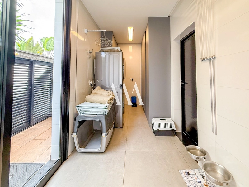 Luxuosa Residência de Esquina Mobiliada no Alphaville: 18ª foto da galeria de imagens do imóvel