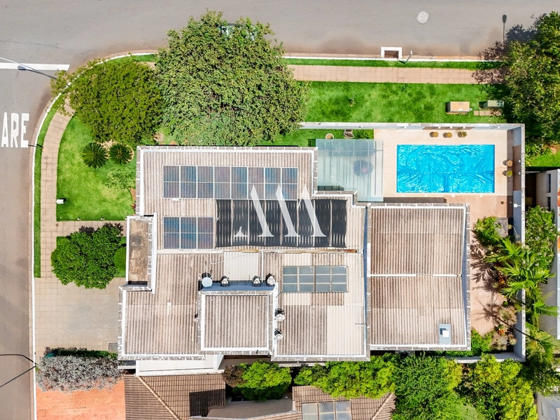 Residência de Esquina no Jardins Atenas: 8ª foto da galeria de imagens do imóvel