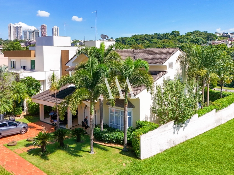 Casa Clássica Oportunidade no Alphaville: 2ª foto da galeria de imagens do imóvel