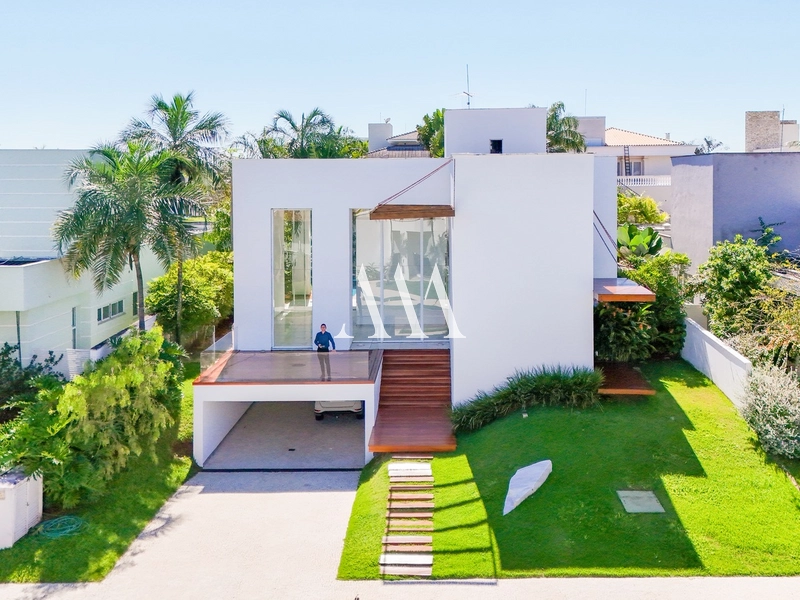 Moderna Residência no Alphaville: 1ª foto da galeria de imagens do imóvel