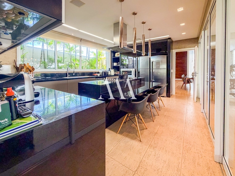 Luxuosa Residência no Alphaville: 21ª foto da galeria de imagens do imóvel