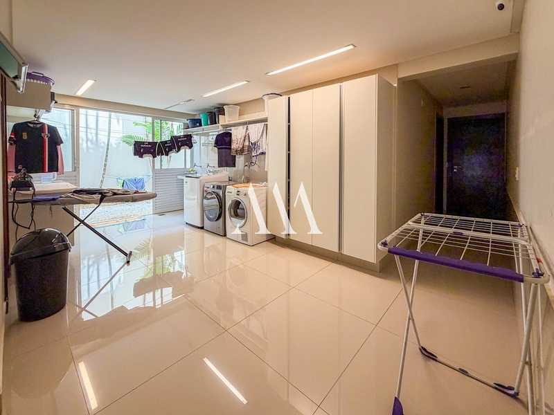 Exclusiva Residência de Esquina no Alphaville: 23ª foto da galeria de imagens do imóvel