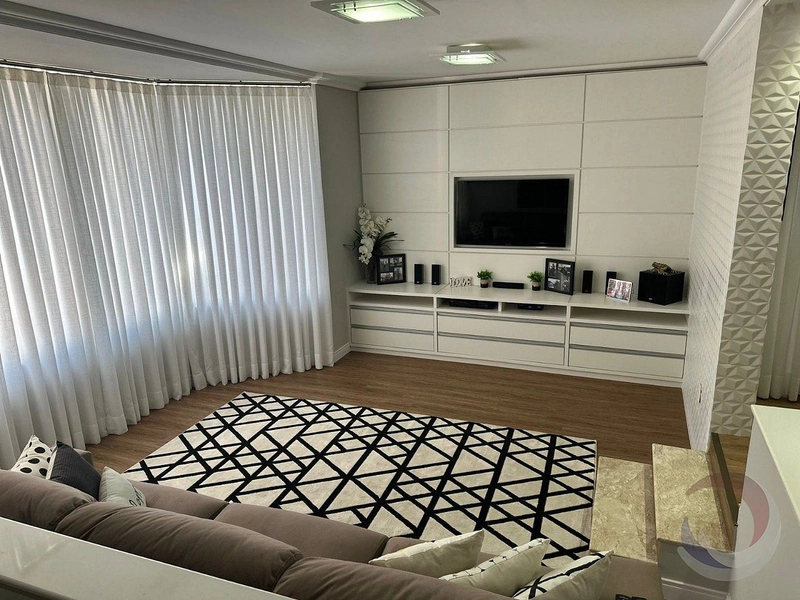 Casa 3 suítes - Agronômica: 3ª foto da galeria de imagens do imóvel