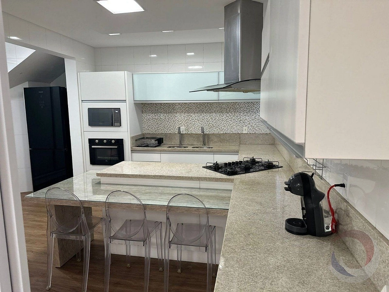 Casa 3 suítes - Agronômica: 9ª foto da galeria de imagens do imóvel