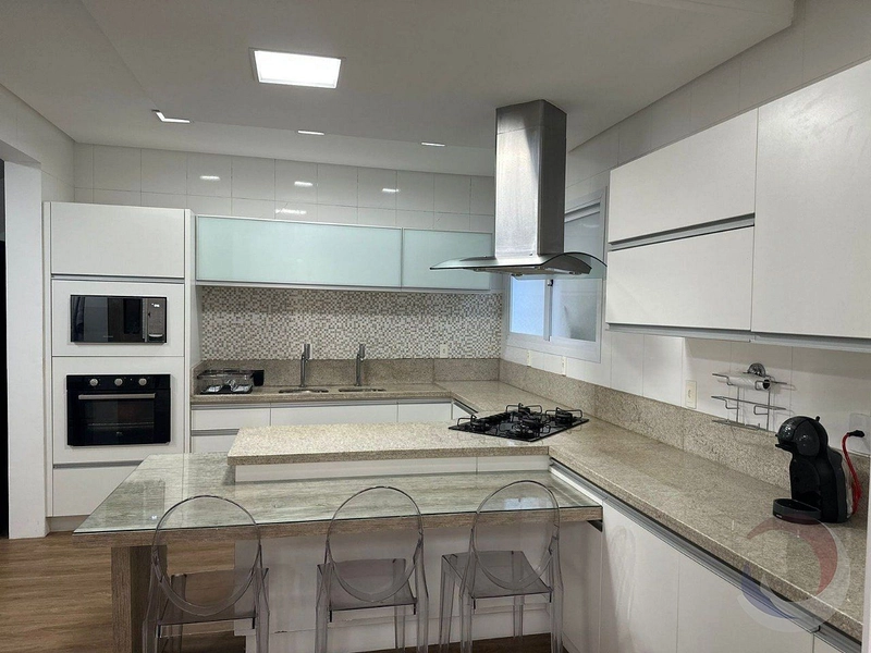 Casa 3 suítes - Agronômica: 10ª foto da galeria de imagens do imóvel