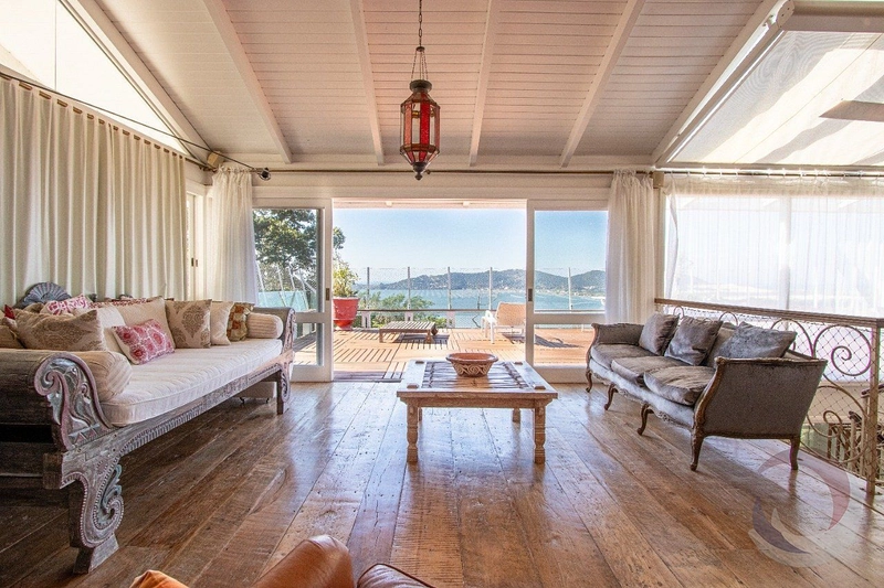 Belíssima Casa Estilo Neoclássico: 4ª foto da galeria de imagens do imóvel