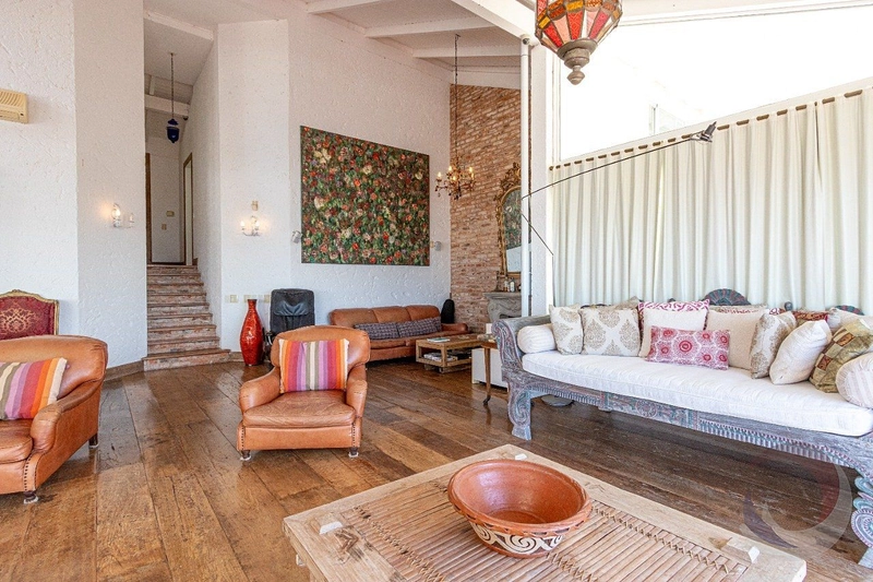 Belíssima Casa Estilo Neoclássico: 9ª foto da galeria de imagens do imóvel
