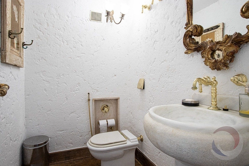 Belíssima Casa Estilo Neoclássico: 25ª foto da galeria de imagens do imóvel