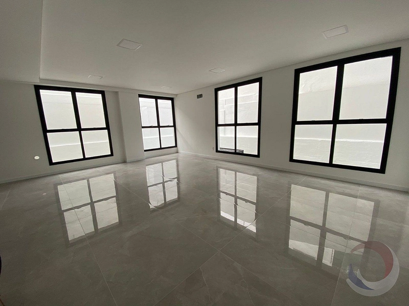 Apartamento 2 Dormitórios com Sacada: 15ª foto da galeria de imagens do imóvel