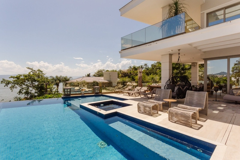 Casa Espetacular no Cacupé: 1ª foto da galeria de imagens do imóvel