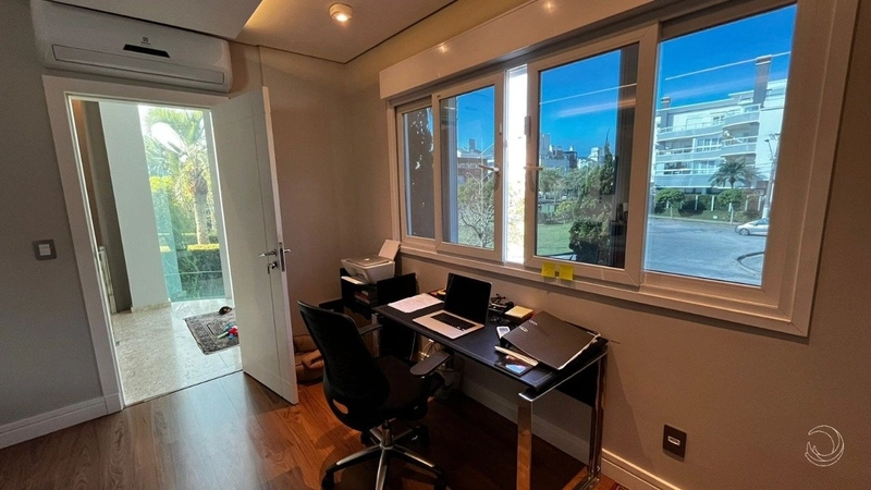 Casa residencial com 4 suítes localizada em Jurerê Internacional.: 30ª foto da galeria de imagens do imóvel