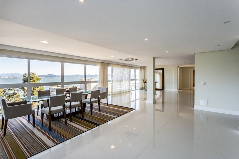 Incrível Casa no Condomínio Saint Barth: 12ª foto da galeria de imagens do imóvel