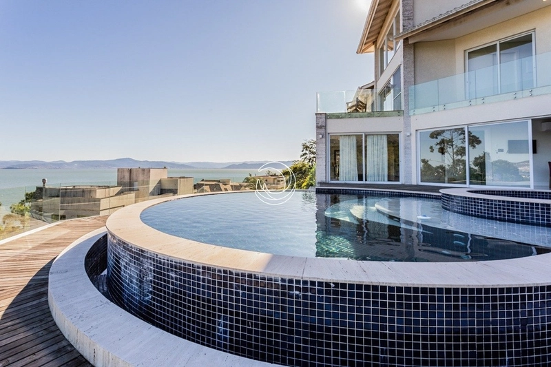 Incrível Casa no Condomínio Saint Barth: 2ª foto da galeria de imagens do imóvel