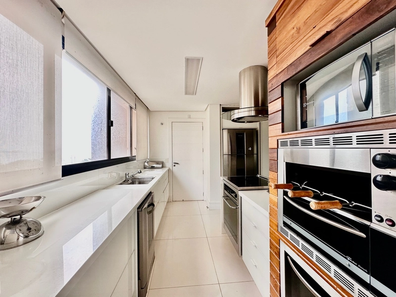 Incrível Apartamento à Beira-Mar em Florianópolis: 24ª foto da galeria de imagens do imóvel