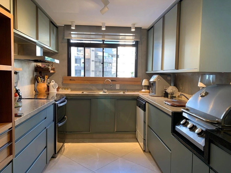 Apartamento 4 dormitórios na Beira Mar Norte: 3ª foto da galeria de imagens do imóvel