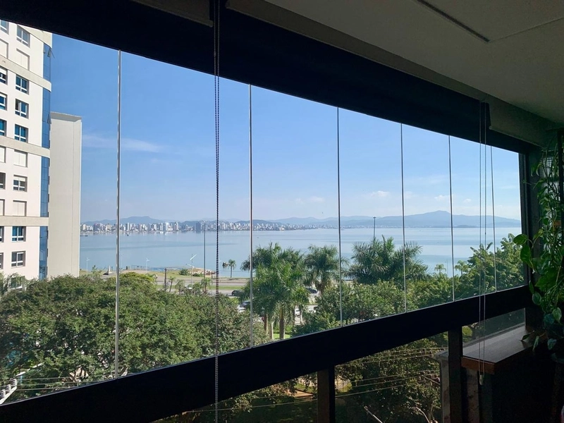 Apartamento 4 dormitórios na Beira Mar Norte: 2ª foto da galeria de imagens do imóvel