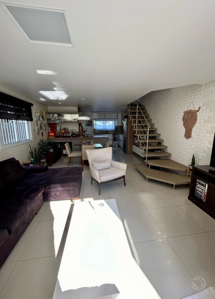 Linda Casa à Venda no Campeche, Florianópolis: 2ª foto da galeria de imagens do imóvel