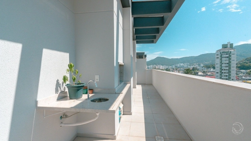 Cobertura com 3 suítes no bairro Córrego Grande: 7ª foto da galeria de imagens do imóvel