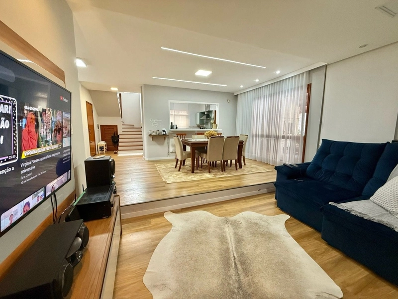 Casa 4 quartos Córrego Grande: 2ª foto da galeria de imagens do imóvel