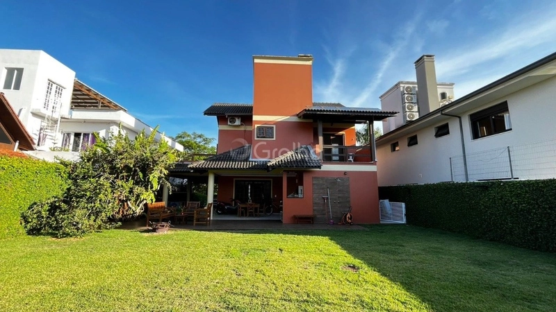 Casa 3 quartos Jurere Internacional: 1ª foto da galeria de imagens do imóvel