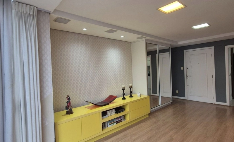 Apartamento com 3 dormitórios localizado na Beira Mar Norte: 2ª foto da galeria de imagens do imóvel