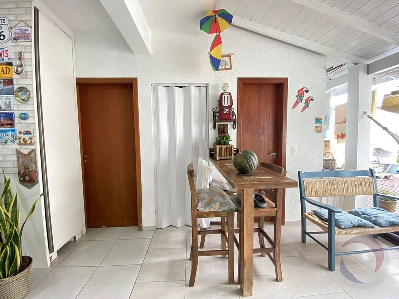 Casa 3 dorms Campeche: 33ª foto da galeria de imagens do imóvel