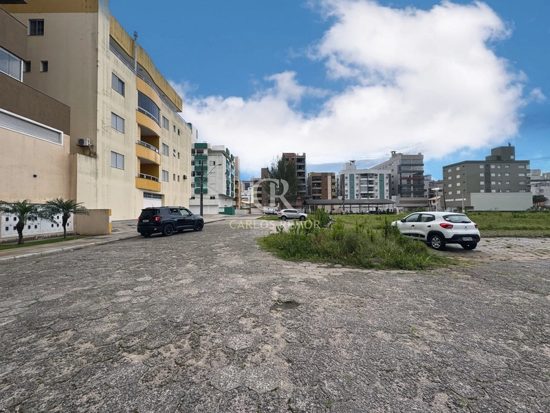 Apartamento mobiliado com 3 dormitórios, frente norte próx. DEK 901: 3ª foto da galeria de imagens do imóvel