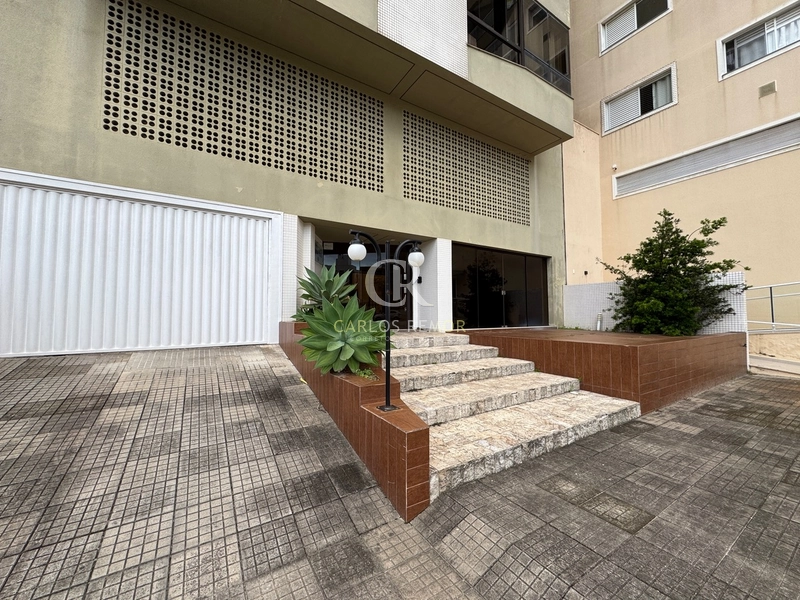 Apartamento mobiliado com 3 dormitórios, frente norte próx. DEK 901: 2ª foto da galeria de imagens do imóvel