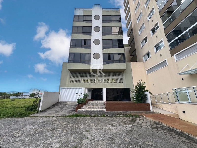 Apartamento mobiliado com 3 dormitórios, frente norte próx. DEK 901: 1ª foto da galeria de imagens do imóvel