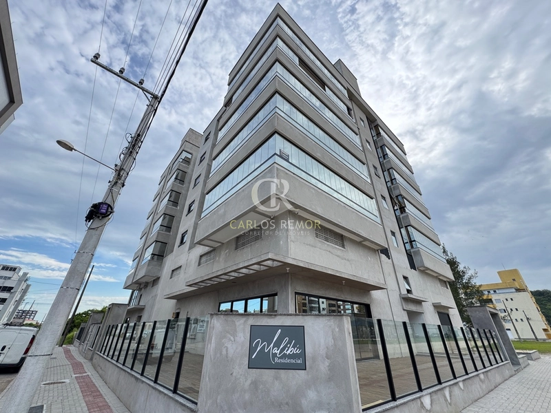 Apto 3 quartos, último andar com Vista para o Mar