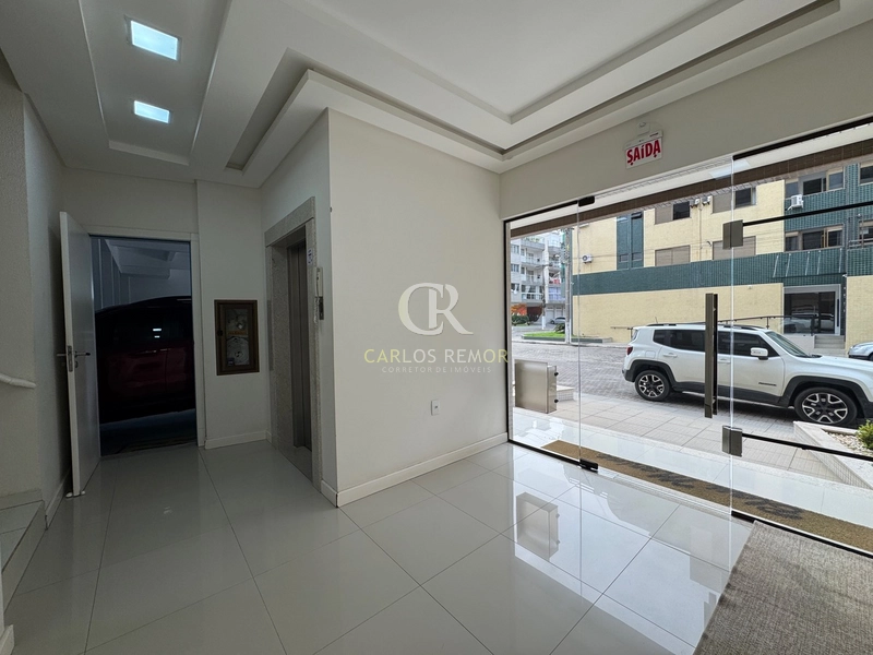 Apartamento mobiliado 3 dorm. e 2 vagas, a 330m da Praia Mar Grosso: 4ª foto da galeria de imagens do imóvel