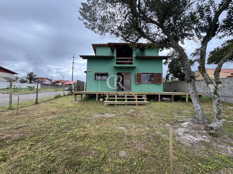 Casa Portinho de esquina com 2 Suítes e Sacada: 1ª foto da galeria de imagens do imóvel
