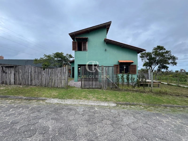 Casa Portinho de esquina com 2 Suítes e Sacada: 3ª foto da galeria de imagens do imóvel