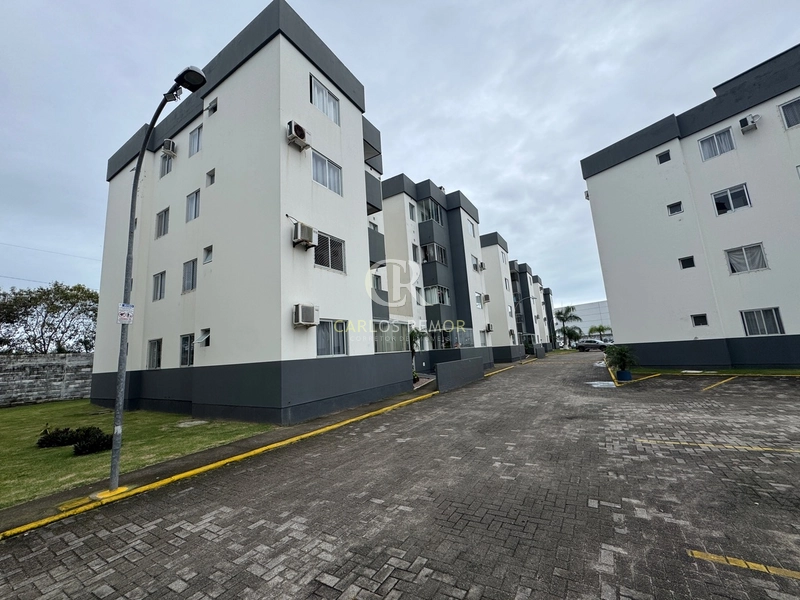Apartamento último andar 2 dormitórios - Res. Porto dos Açores