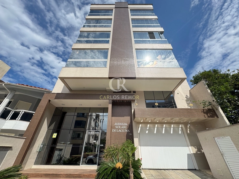 Apartamento Mobiliado no Mar Grosso com 3 Quartos e 2 Vagas